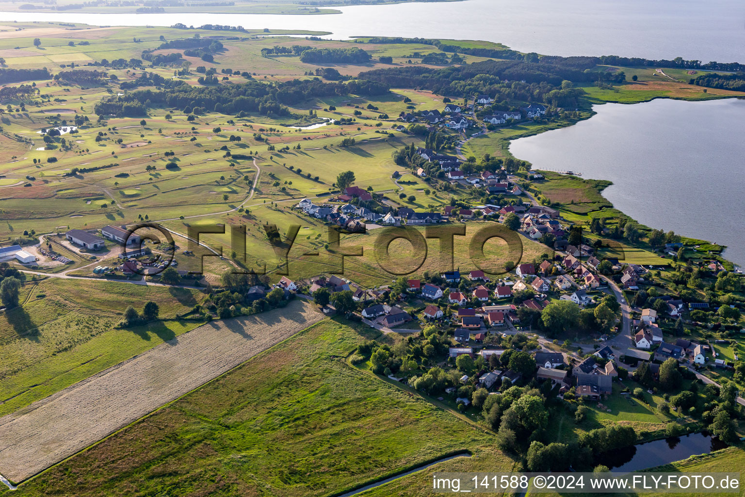 Vor dem Golfplatz des Golfclub Balmer See - Insel Usedom e.V in Benz im Bundesland Mecklenburg-Vorpommern, Deutschland