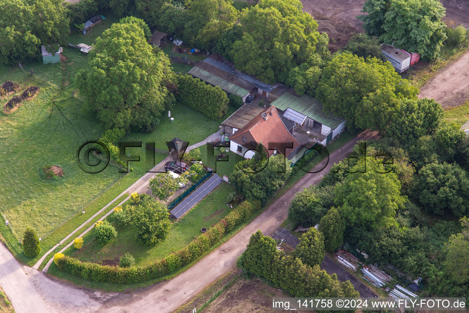 Wohnhaus am Waldrand in Insheim im Bundesland Rheinland-Pfalz, Deutschland