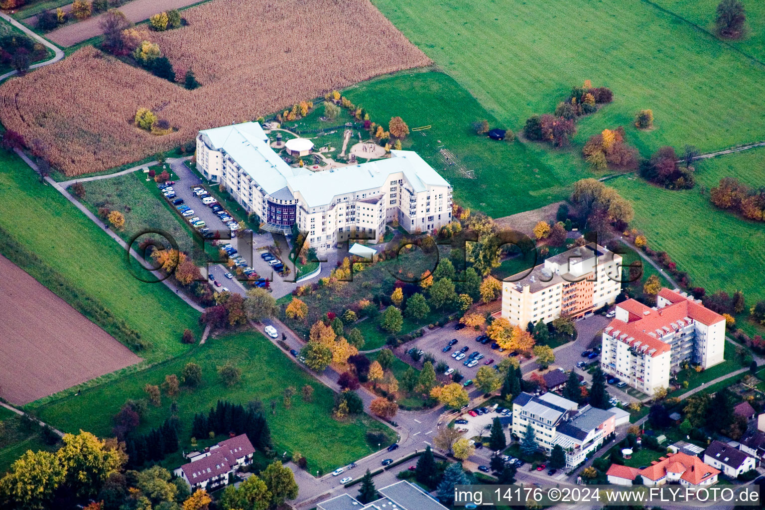 Klinikgelände des Krankenhauses Mikina Fachklinik, Mutter/Vater & Kind Klinik im Ortsteil Bad Langenbrücken in Bad Schönborn im Bundesland Baden-Württemberg, Deutschland