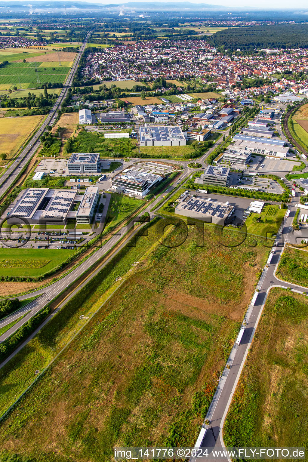 Luftbild von Erschliessung der Nord-Erweiterung des Gewerbegebiet Im Speyerer Tal in Rülzheim im Bundesland Rheinland-Pfalz, Deutschland