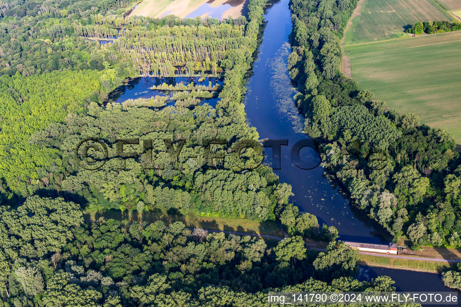 Schrägluftbild von Schöpfwerk Sondernheim am Michelsbach in Germersheim im Bundesland Rheinland-Pfalz, Deutschland