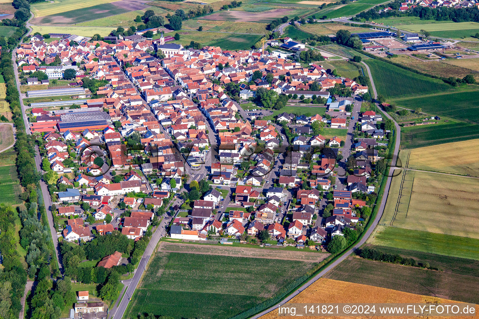 Neupotz von Osten im Bundesland Rheinland-Pfalz, Deutschland