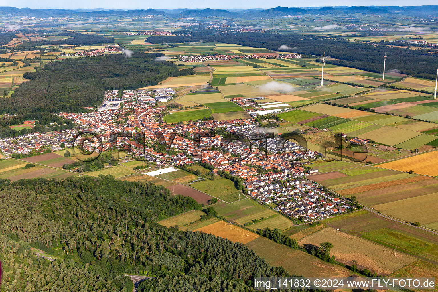 Hatzenbühl von Südosten im Bundesland Rheinland-Pfalz, Deutschland