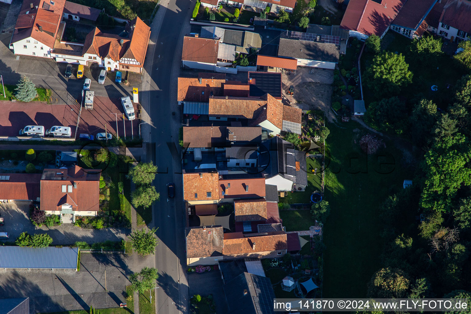 Hauptstr in Minfeld im Bundesland Rheinland-Pfalz, Deutschland