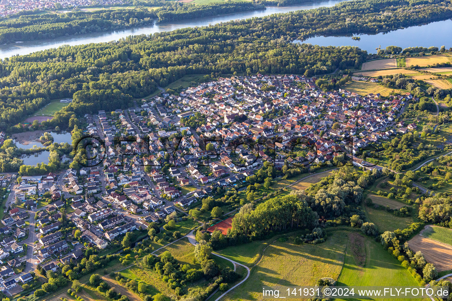 Luftbild von Neuburgweier von Südosten in Rheinstetten im Bundesland Baden-Württemberg, Deutschland