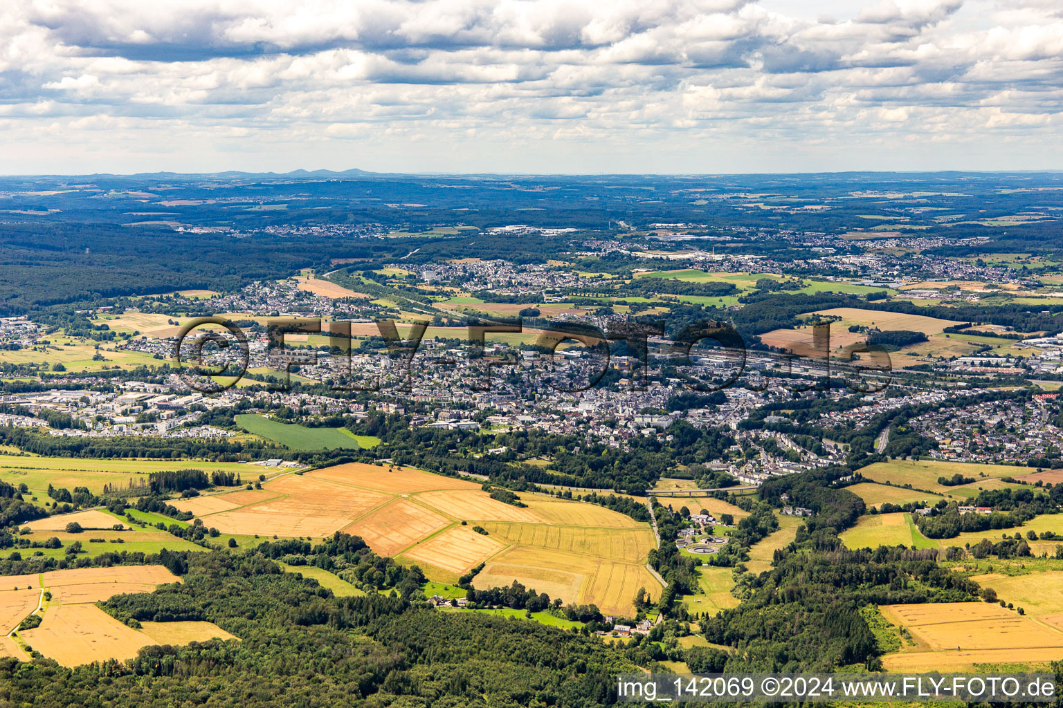 Montabaur von Südosten im Bundesland Rheinland-Pfalz, Deutschland