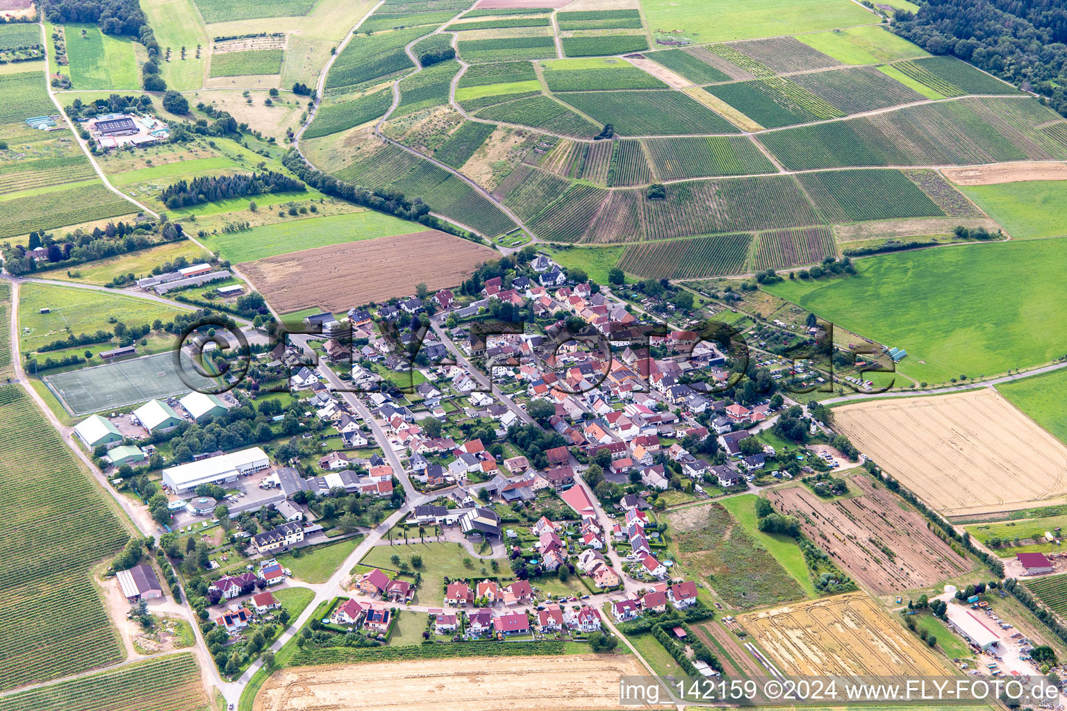 Sommerloch von Osten im Bundesland Rheinland-Pfalz, Deutschland