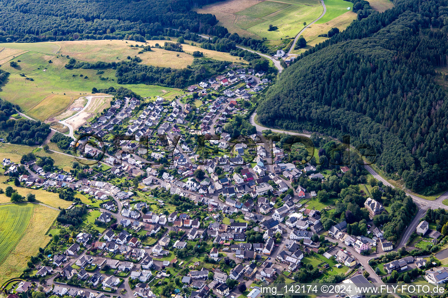 Niederwörresbach von Südosten im Bundesland Rheinland-Pfalz, Deutschland