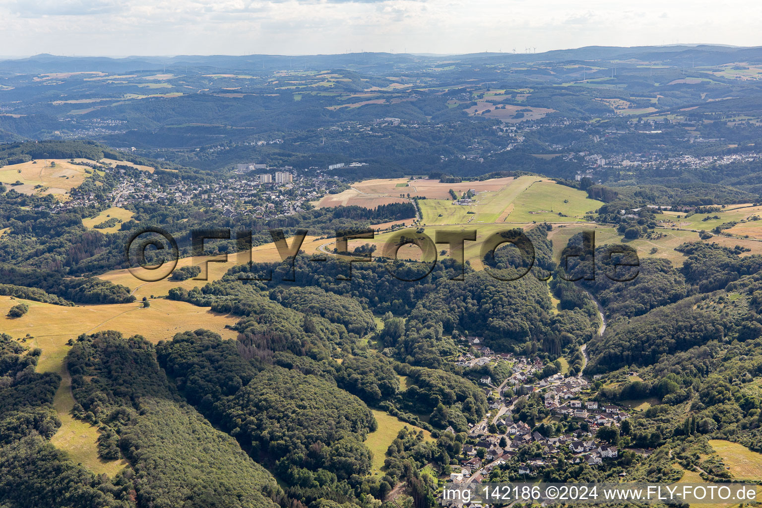 Luftaufnahme von Flugplatz Idar-Oberstein/Göttschied im Bundesland Rheinland-Pfalz, Deutschland