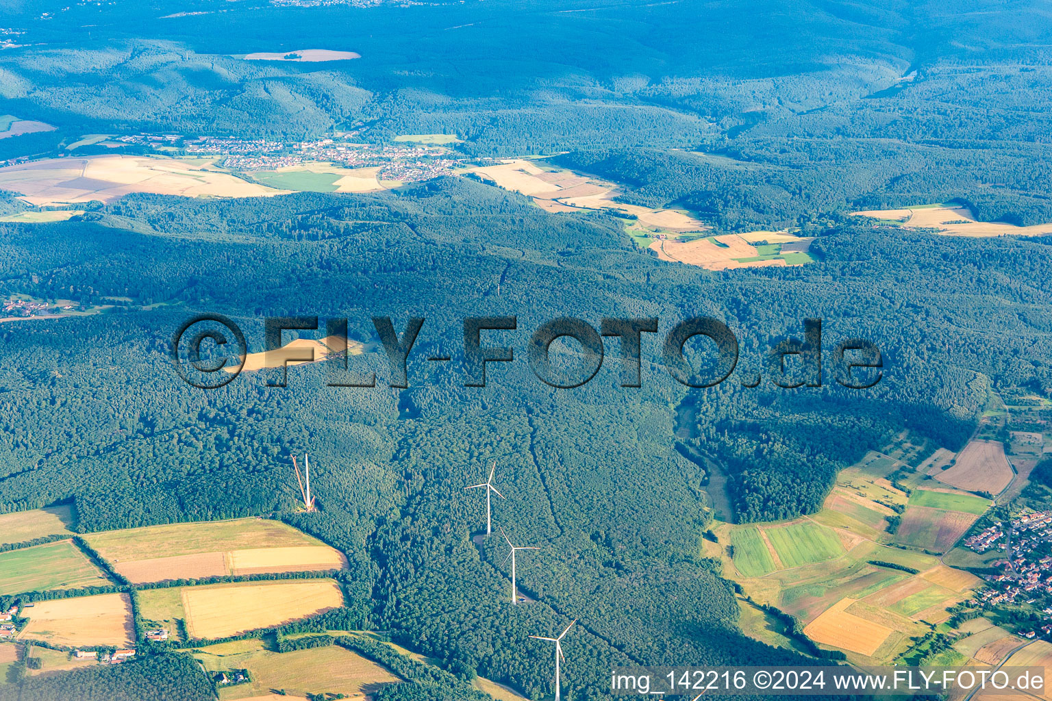 Windpark im Ortsteil Rosenthalerhof in Kerzenheim im Bundesland Rheinland-Pfalz, Deutschland