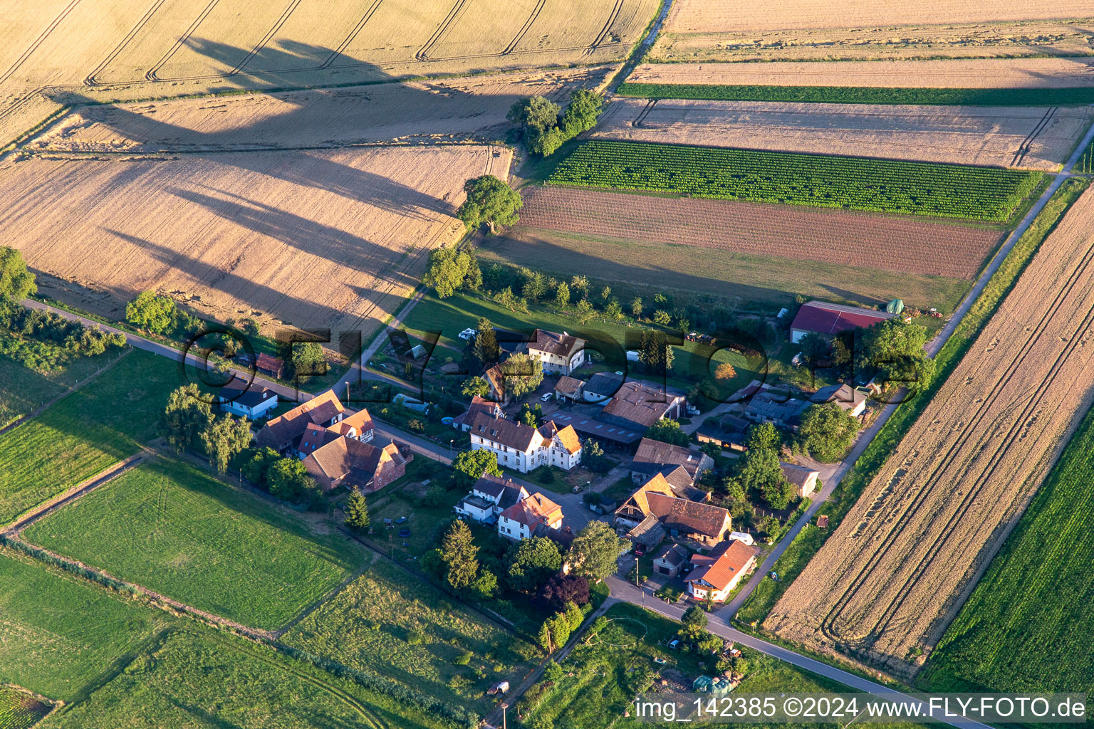 Ortsteil Deutschhof in Kapellen-Drusweiler im Bundesland Rheinland-Pfalz, Deutschland von einer Drohne aus