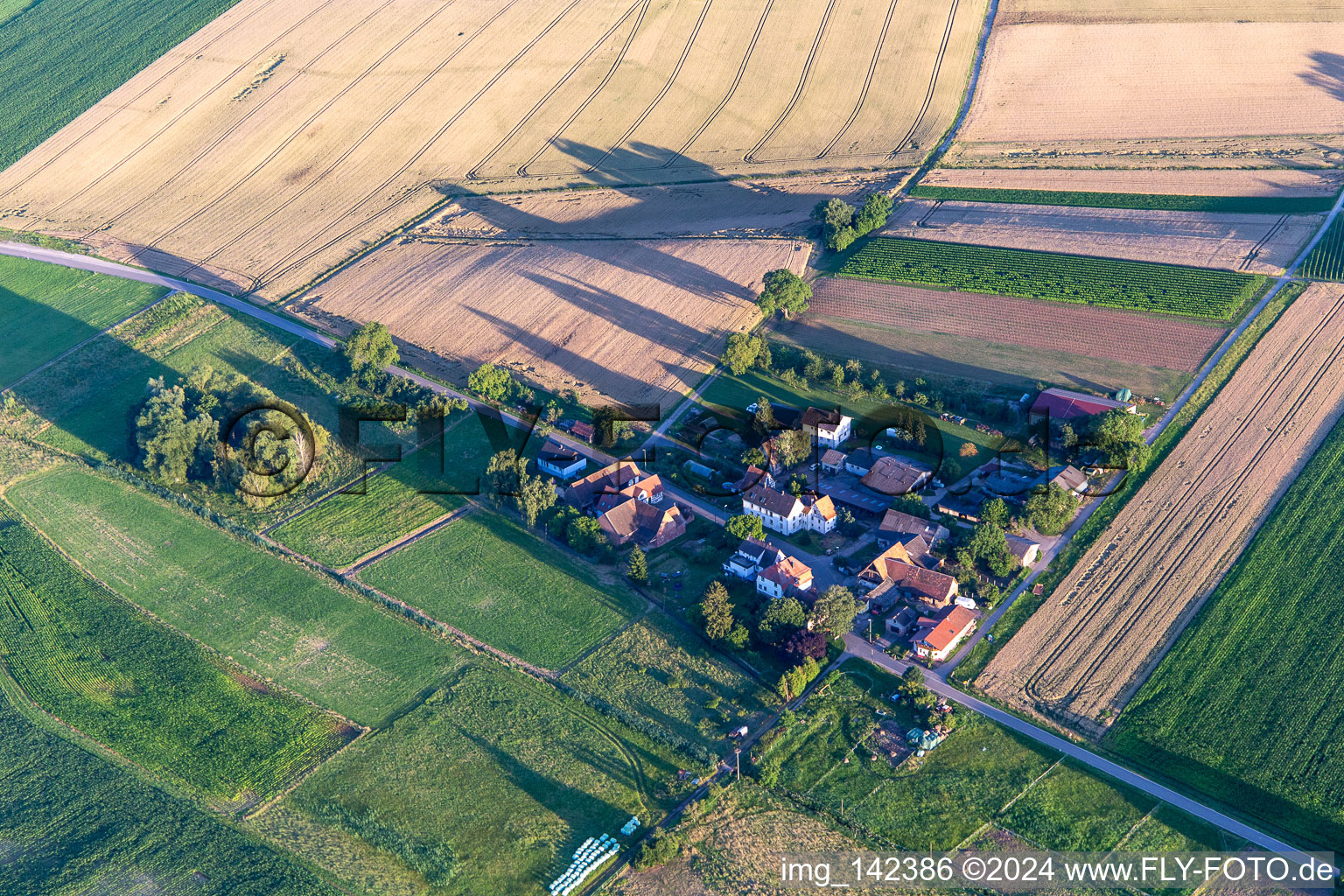 Ortsteil Deutschhof in Kapellen-Drusweiler im Bundesland Rheinland-Pfalz, Deutschland von der Drohne aus gesehen