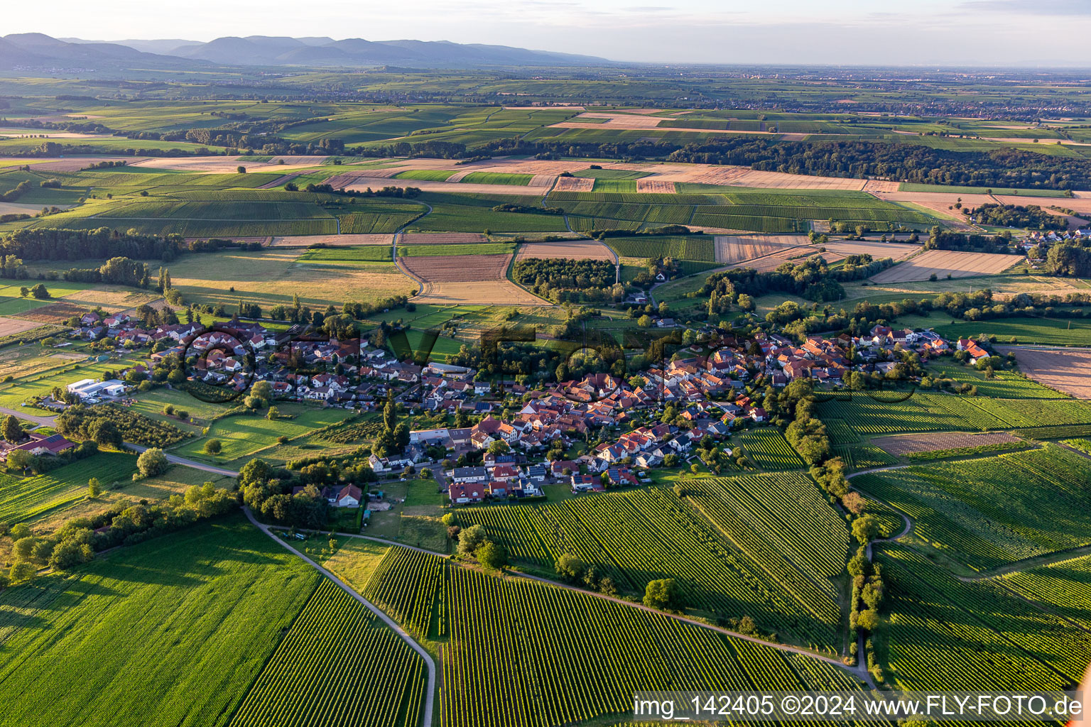 Oberhausen von Süden im Bundesland Rheinland-Pfalz, Deutschland