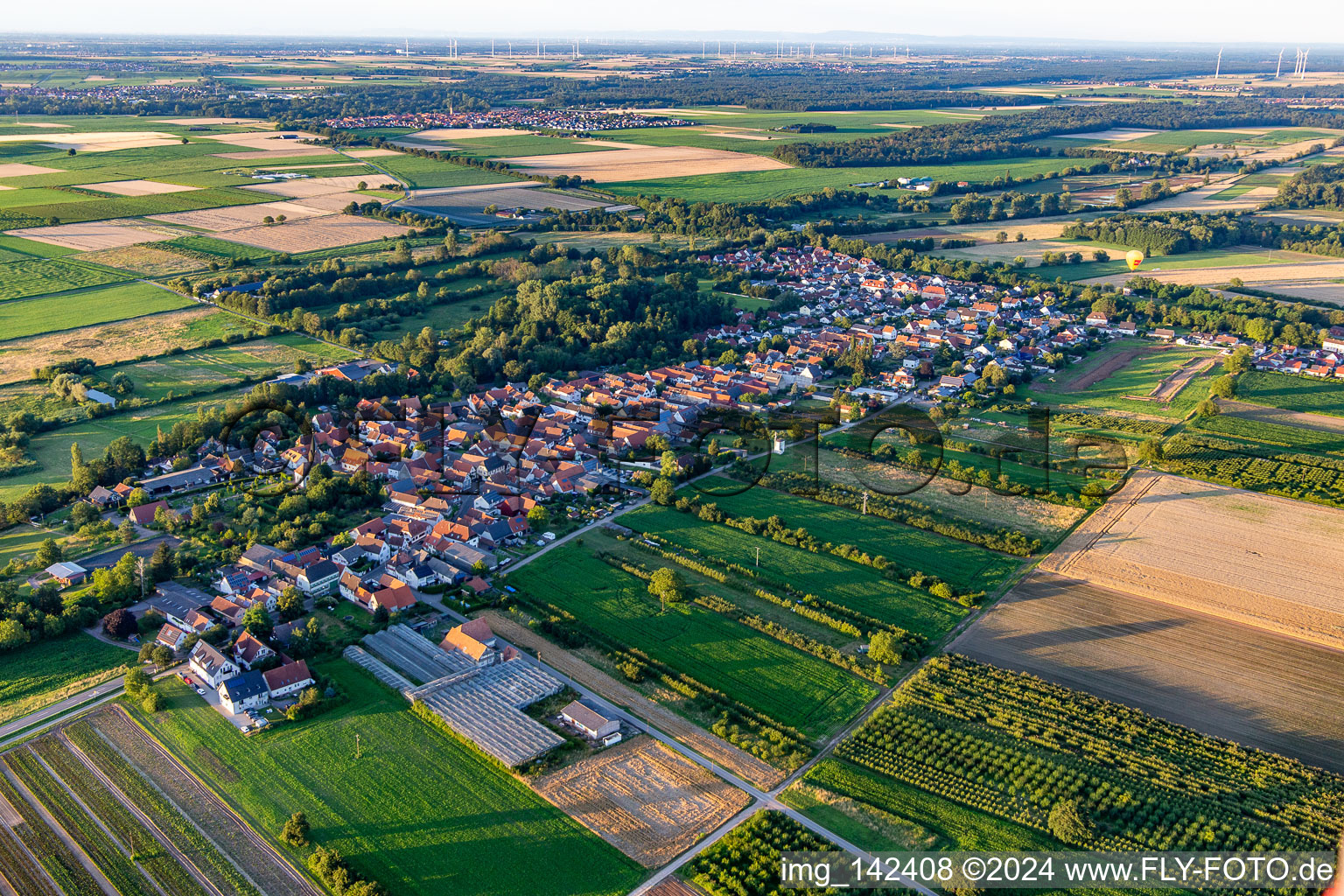 Luftbild von Winden von Südwesten im Bundesland Rheinland-Pfalz, Deutschland