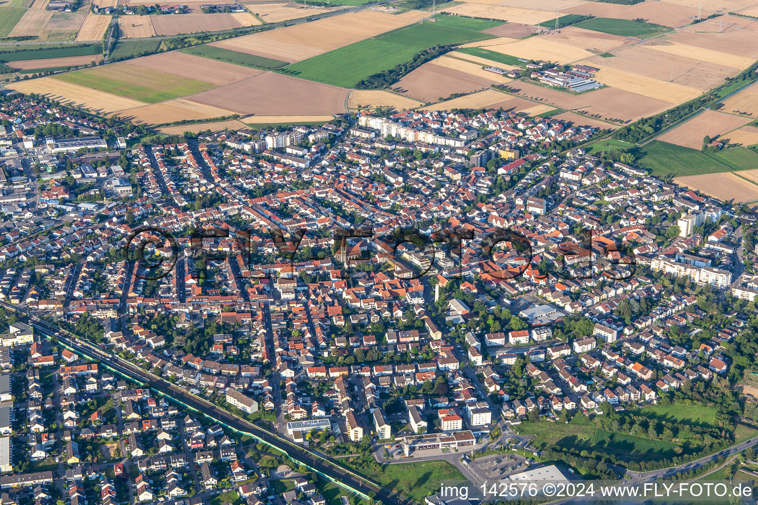 Luftbild von Oftersheim im Bundesland Baden-Württemberg, Deutschland