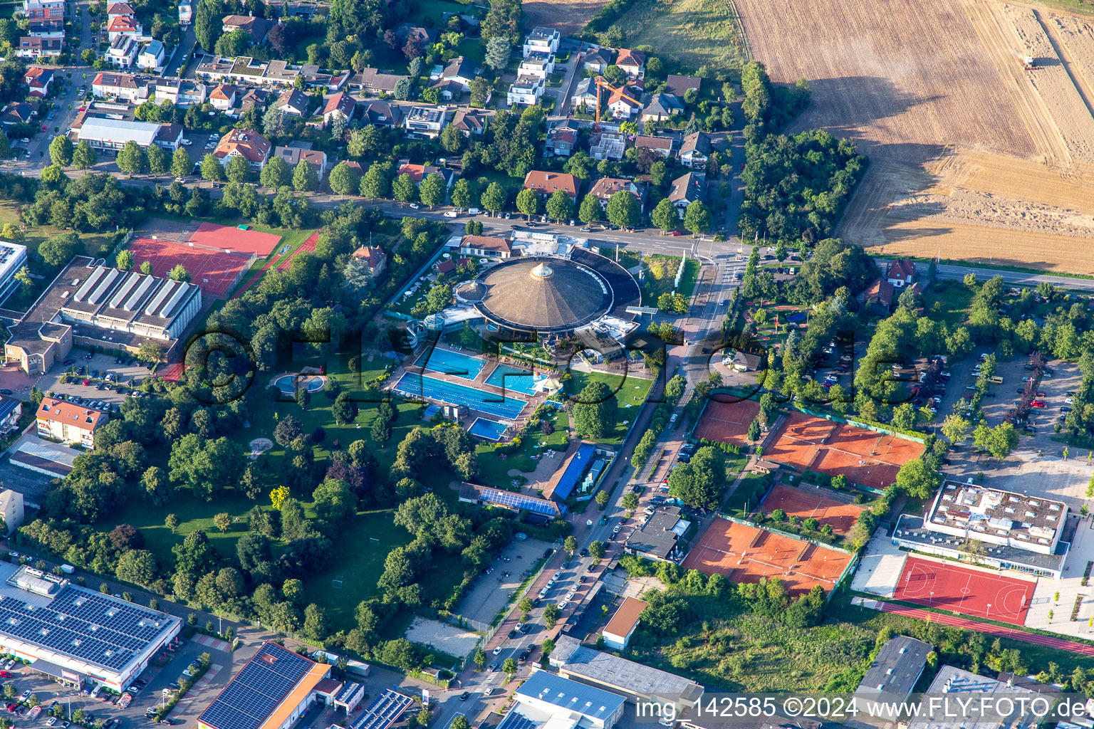 Schwimmbad bellamar in Schwetzingen im Bundesland Baden-Württemberg, Deutschland