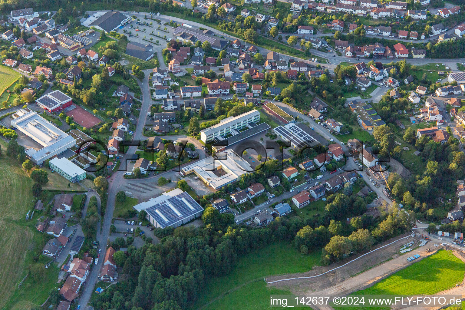 Großraumturnhalle und Eugen-Bachmann-Schule im Ortsteil Spechtbach in Wald-Michelbach im Bundesland Hessen, Deutschland