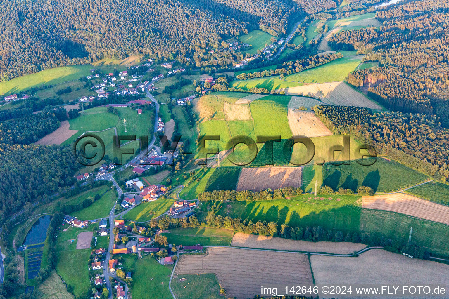 Luftaufnahme von Ortsteil Hüttenthal in Mossautal im Bundesland Hessen, Deutschland