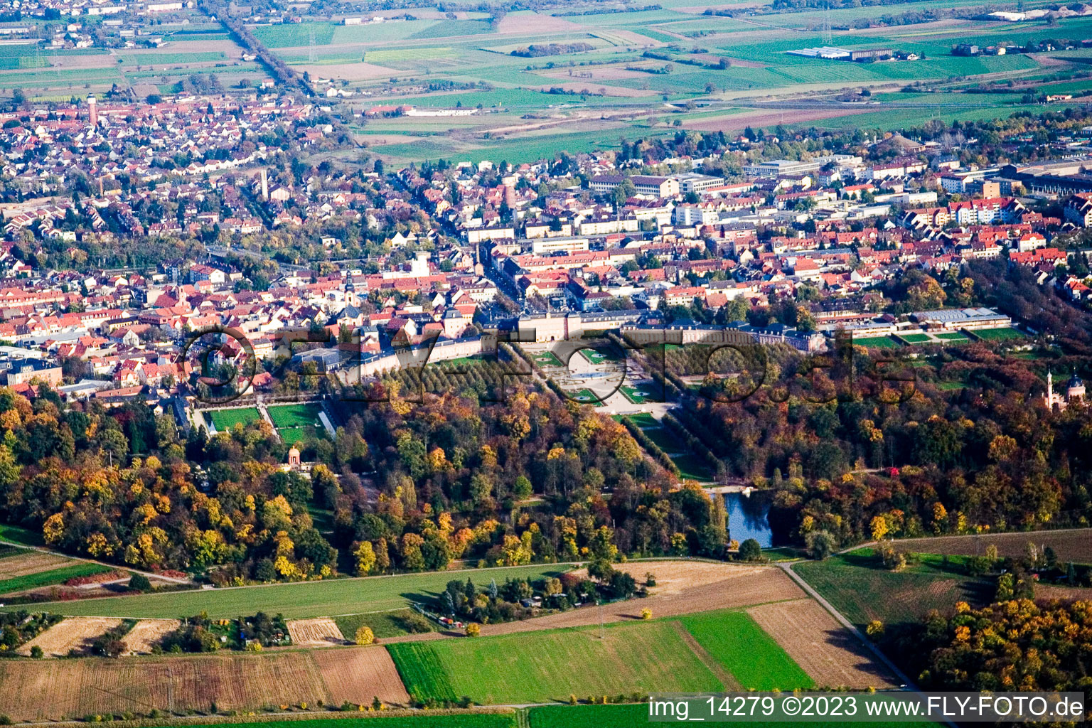 Schwetzingen im Bundesland Baden-Württemberg, Deutschland vom Flugzeug aus