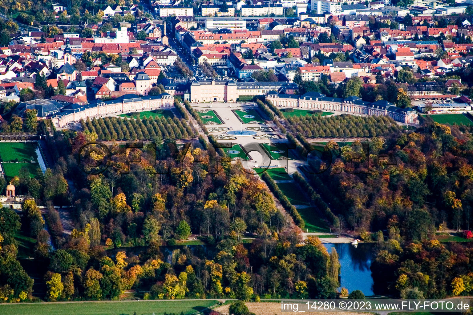 Schwetzingen im Bundesland Baden-Württemberg, Deutschland aus der Vogelperspektive