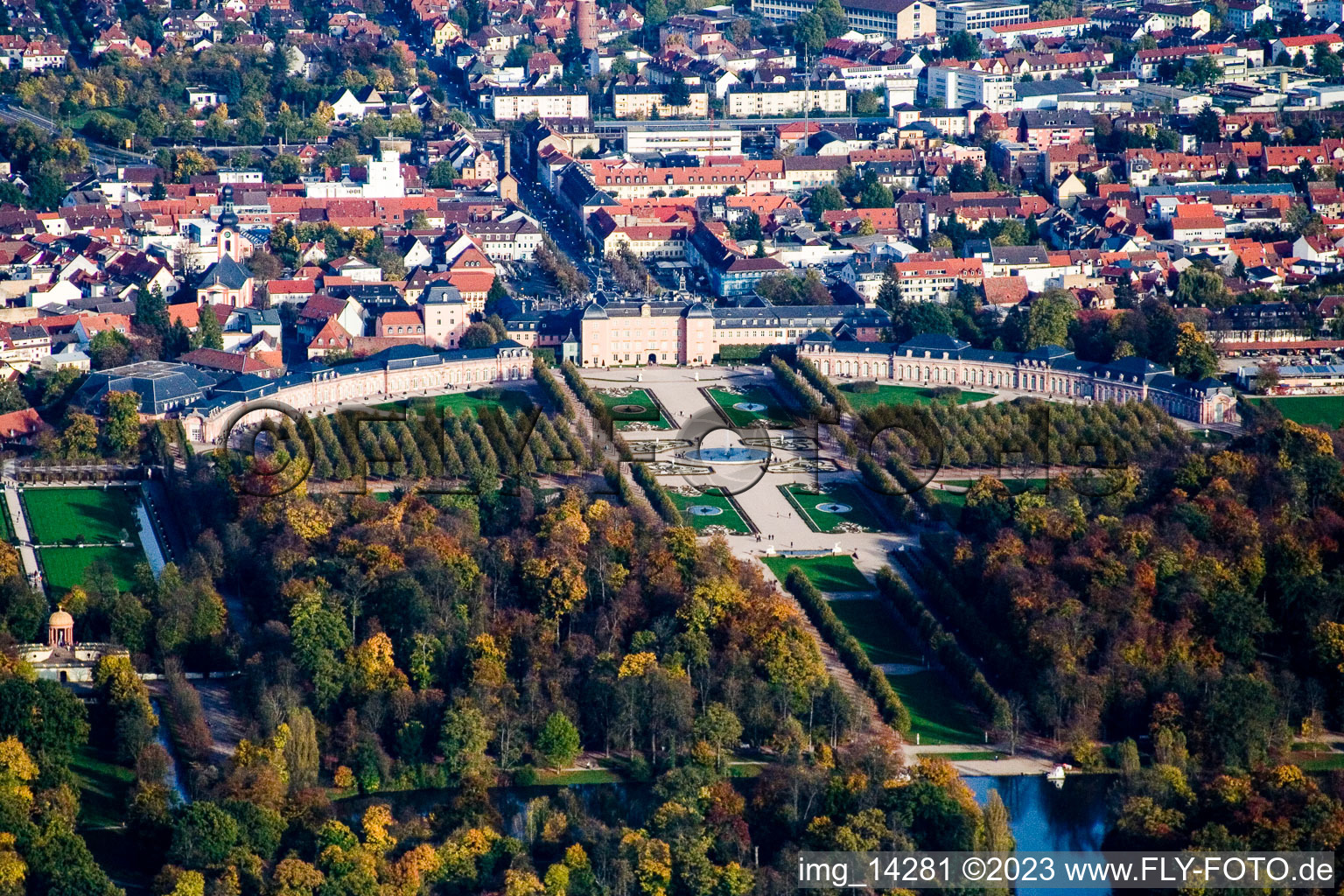 Schwetzingen im Bundesland Baden-Württemberg, Deutschland aus der Luft betrachtet