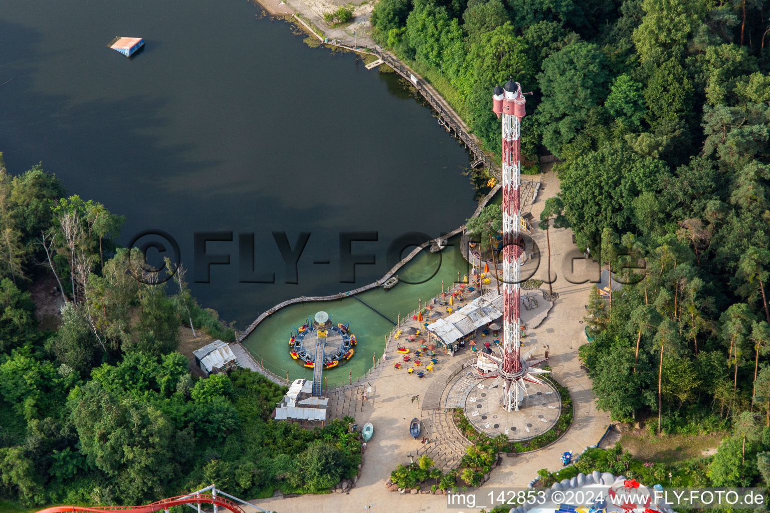 Luftbild von Lighthouse Tower im Holiday Park Germany in Haßloch im Bundesland Rheinland-Pfalz, Deutschland