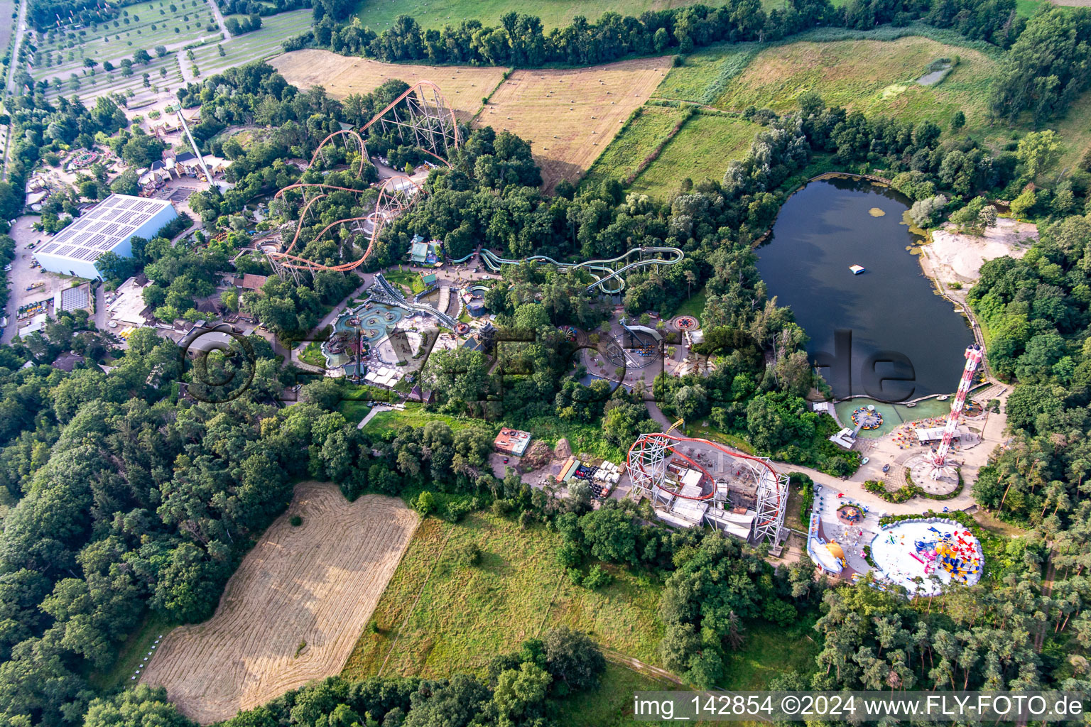 Drohnenaufname von Holiday Park Germany in Haßloch im Bundesland Rheinland-Pfalz, Deutschland