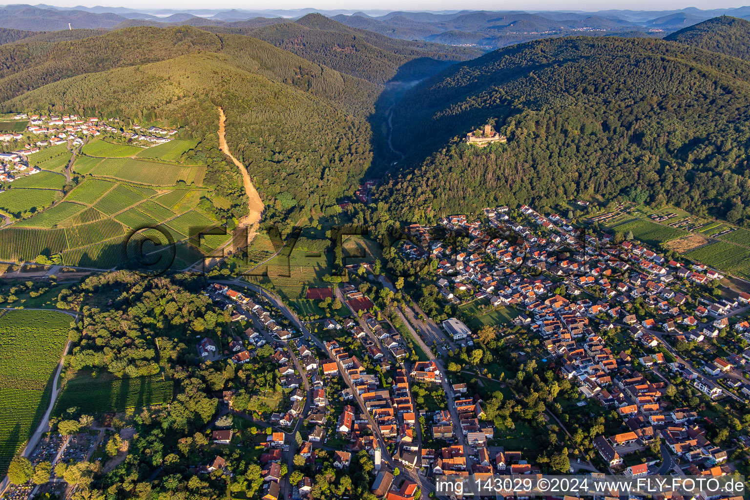 Luftbild von Klingbachtal in Klingenmünster im Bundesland Rheinland-Pfalz, Deutschland