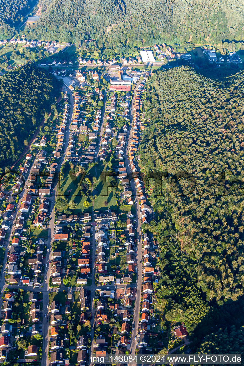 Dahn im Bundesland Rheinland-Pfalz, Deutschland aus der Luft