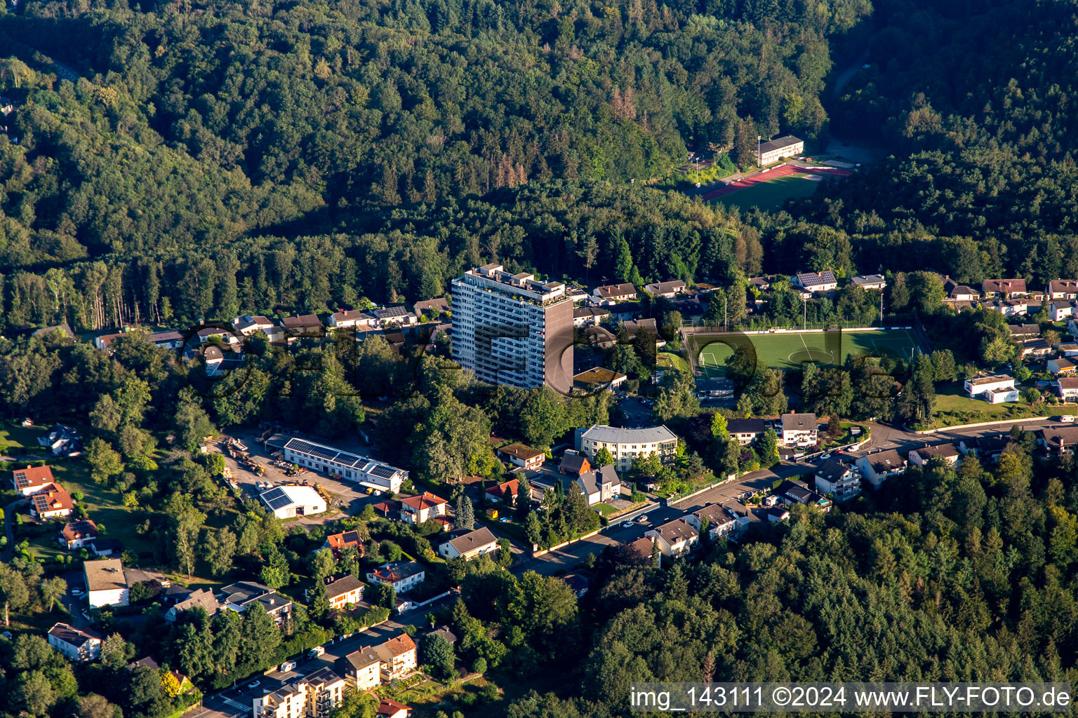 WEGem Hochhaus Steinig Bühl an der Käthe-Kollwitz-Straße im Ortsteil Ruhbank in Pirmasens im Bundesland Rheinland-Pfalz, Deutschland