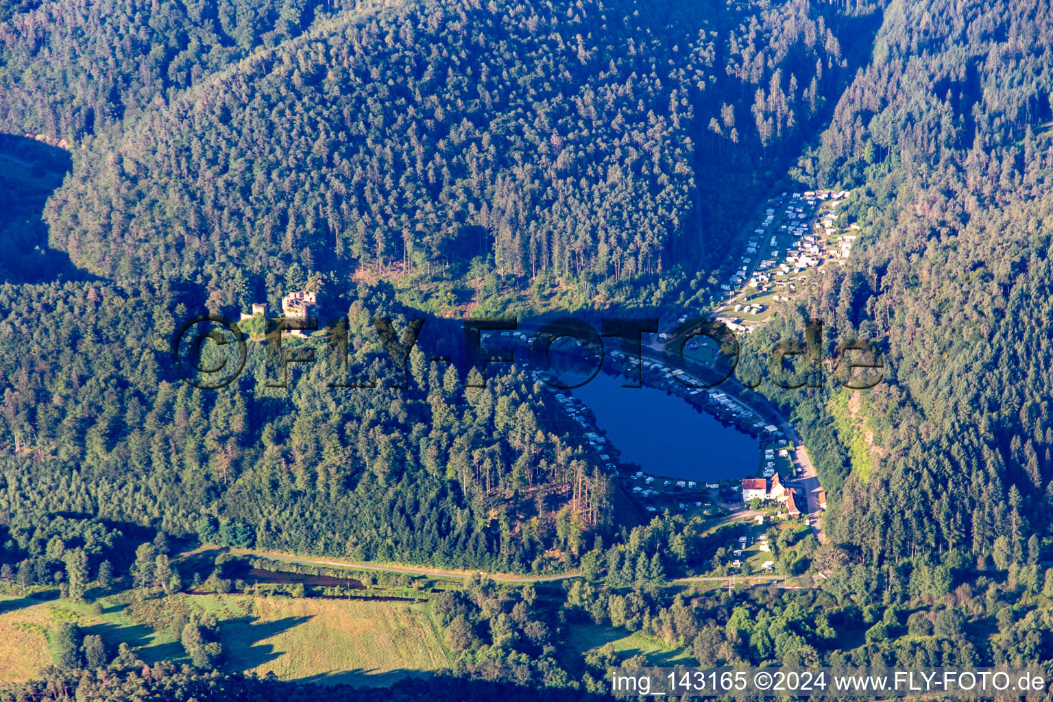 Campingplatz Neudahner Weiher von Norden in Dahn im Bundesland Rheinland-Pfalz, Deutschland