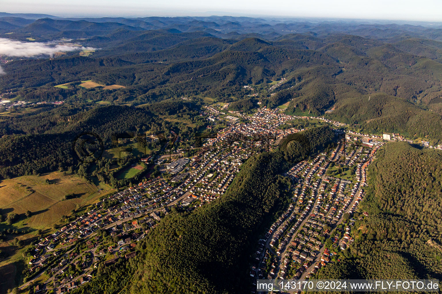 Luftaufnahme von Dahn von Nordwesten im Bundesland Rheinland-Pfalz, Deutschland