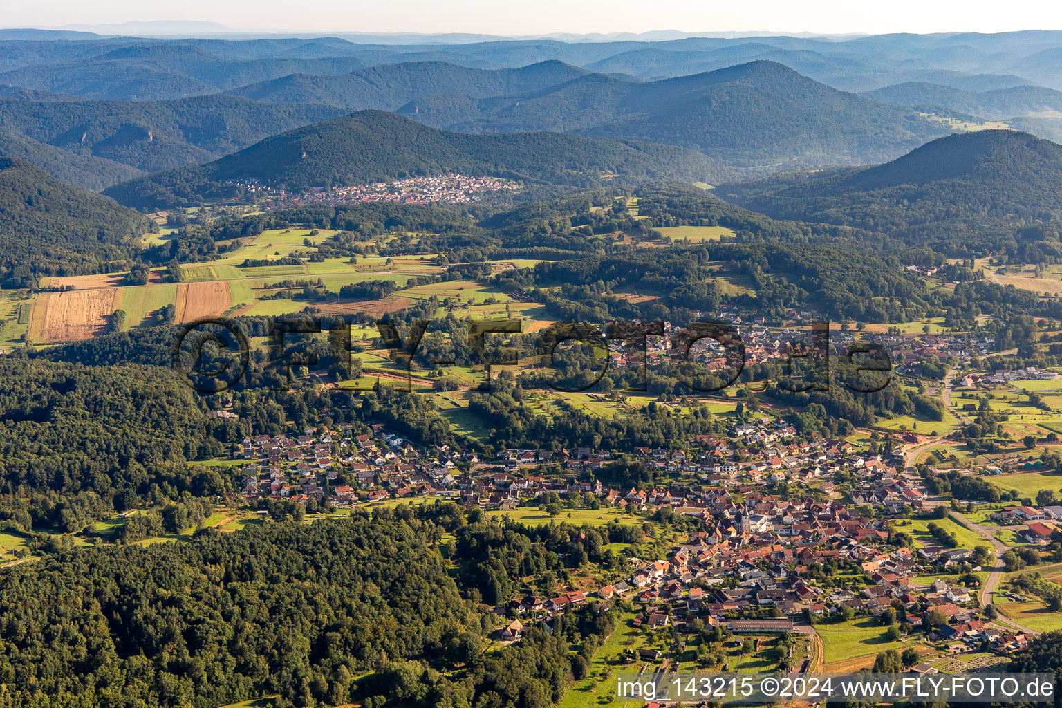 Luftaufnahme von Ortsteil Gossersweiler in Gossersweiler-Stein im Bundesland Rheinland-Pfalz, Deutschland