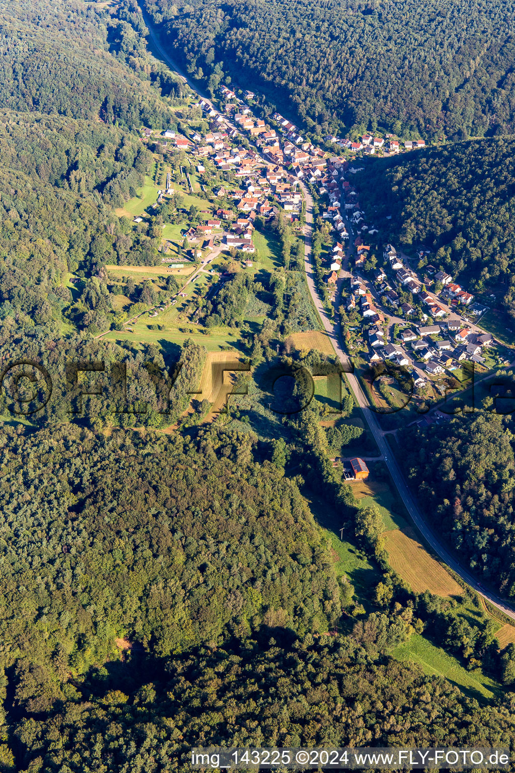 Luftbild von Waldrohrbach von Südosten im Bundesland Rheinland-Pfalz, Deutschland