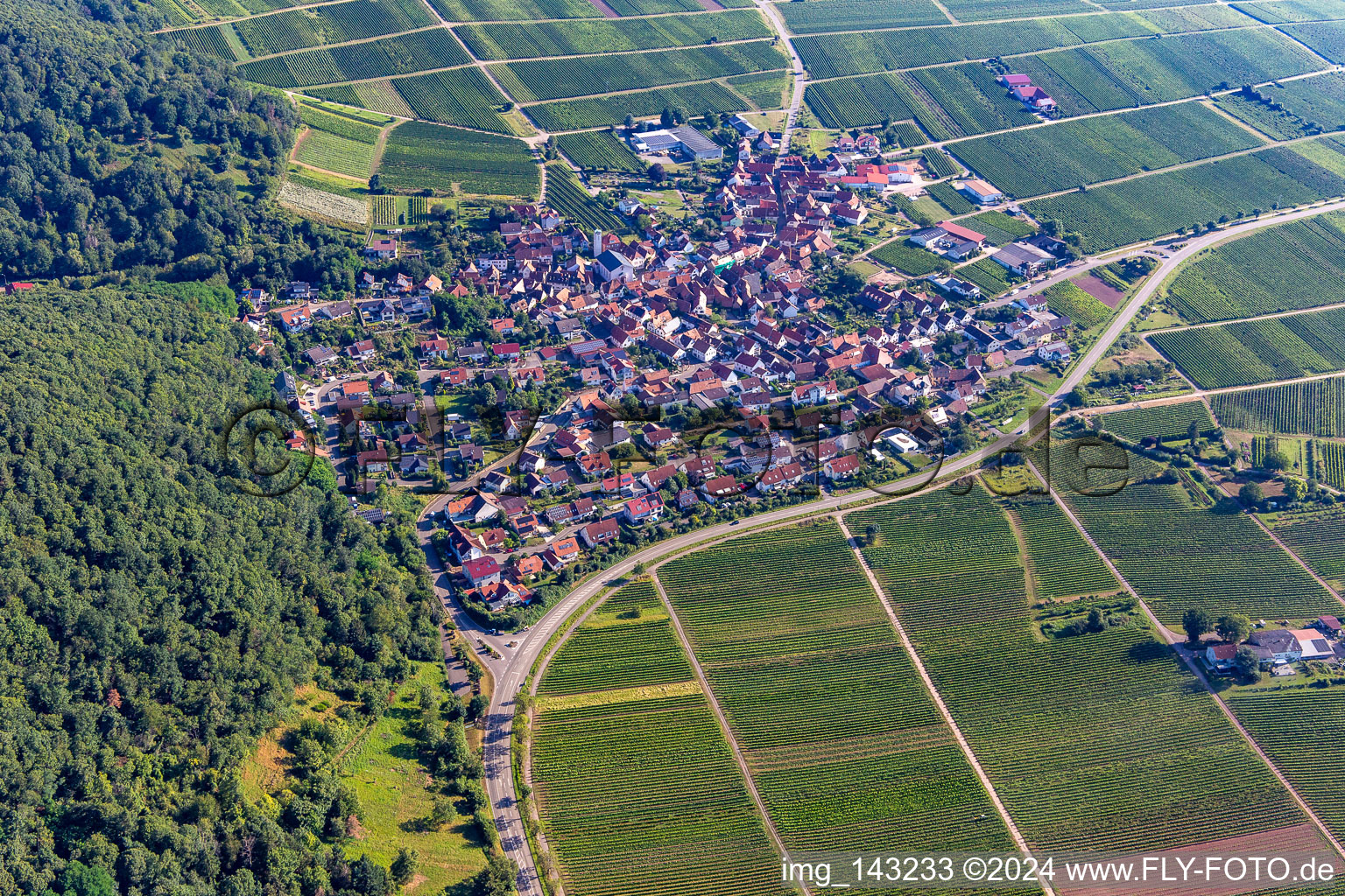 Eschbach von Süden im Bundesland Rheinland-Pfalz, Deutschland