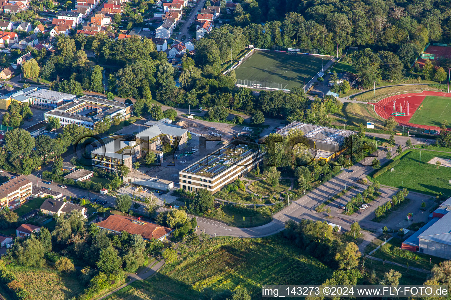 IGS Kandel mit Neubau und nach dem Abriss der Altbauten im Bundesland Rheinland-Pfalz, Deutschland