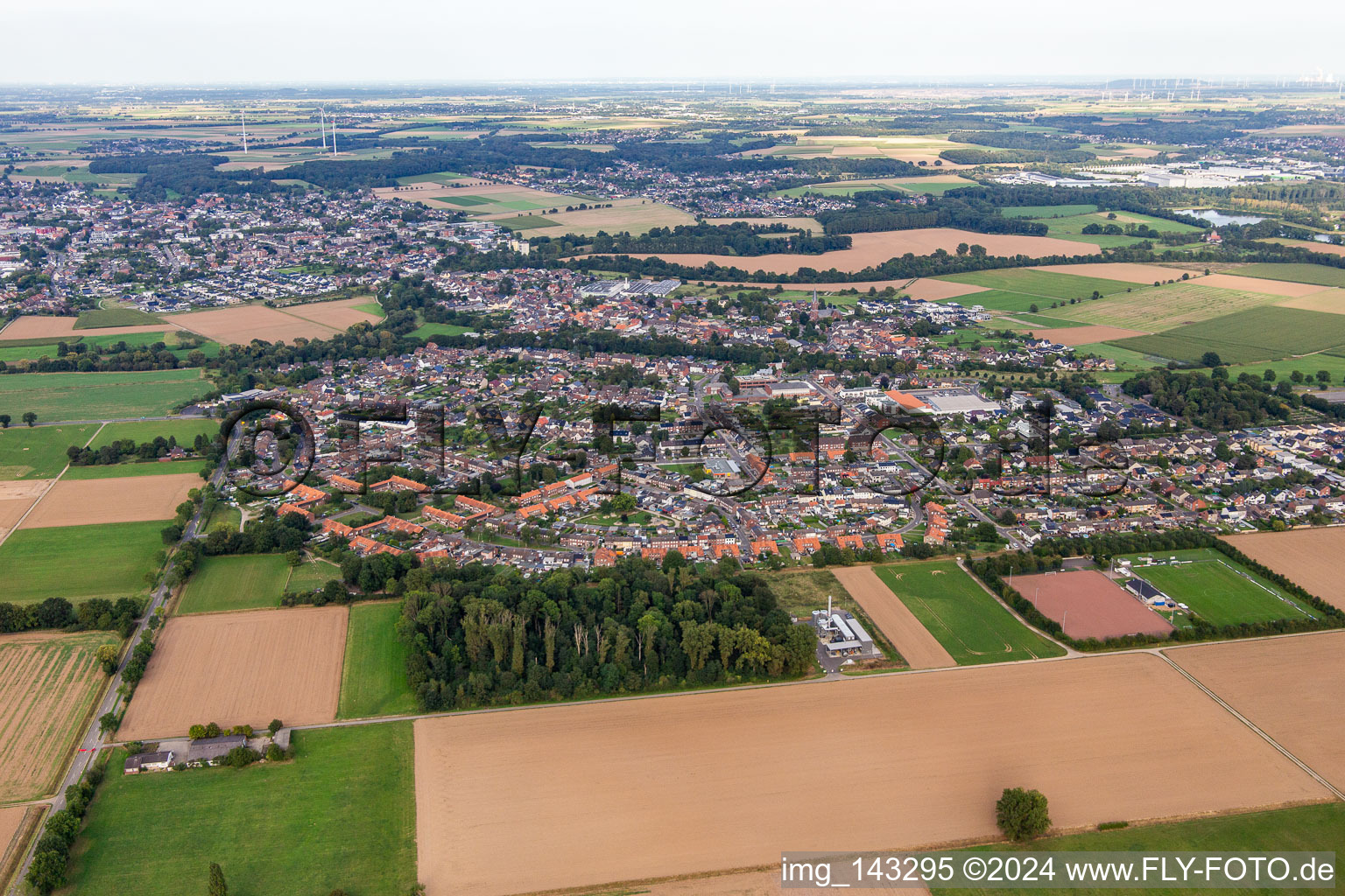 Stadt von Westen im Ortsteil Hilfarth in Hückelhoven im Bundesland Nordrhein-Westfalen, Deutschland