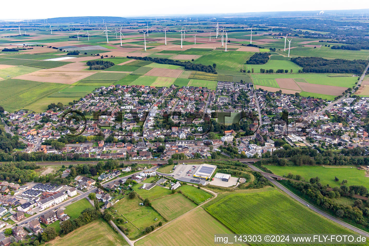 Ortschaft von Nordwesten im Ortsteil Baal in Hückelhoven im Bundesland Nordrhein-Westfalen, Deutschland