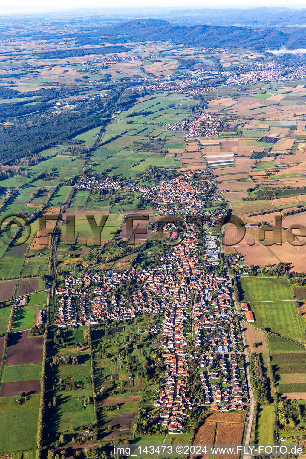 Kapsweyer von Osten im Bundesland Rheinland-Pfalz, Deutschland