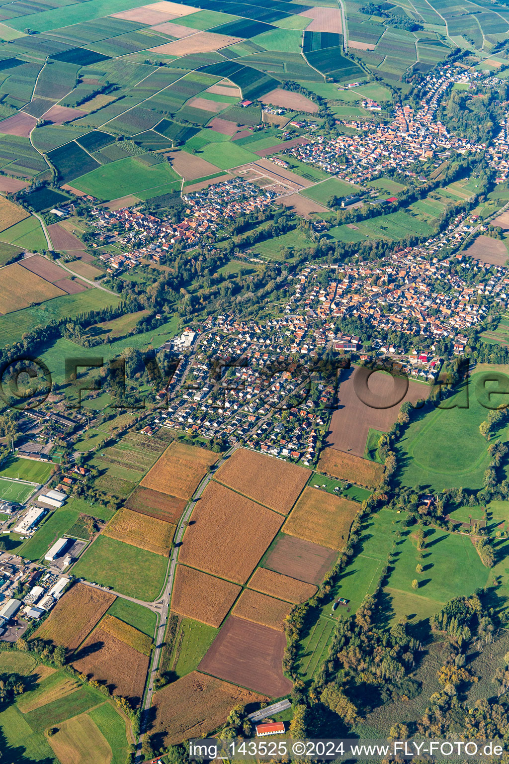 Luftbild von Ortschaften im Klingbachtal im Ortsteil Billigheim in Billigheim-Ingenheim im Bundesland Rheinland-Pfalz, Deutschland