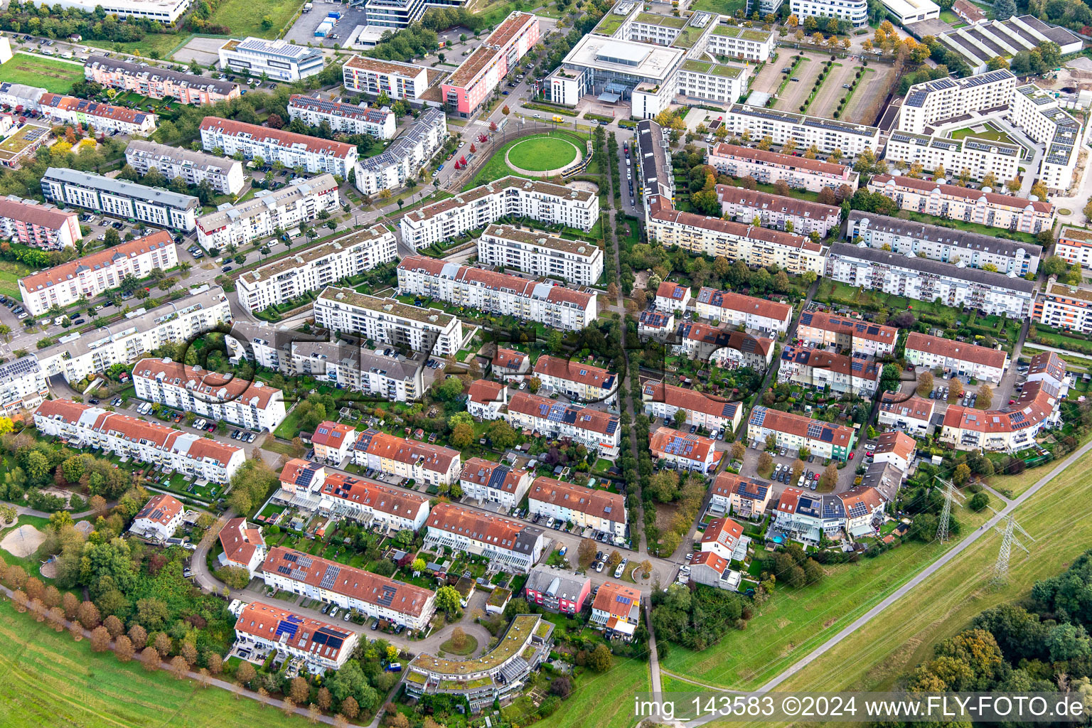 Kapellenweg im Ortsteil Oberreut in Karlsruhe im Bundesland Baden-Württemberg, Deutschland