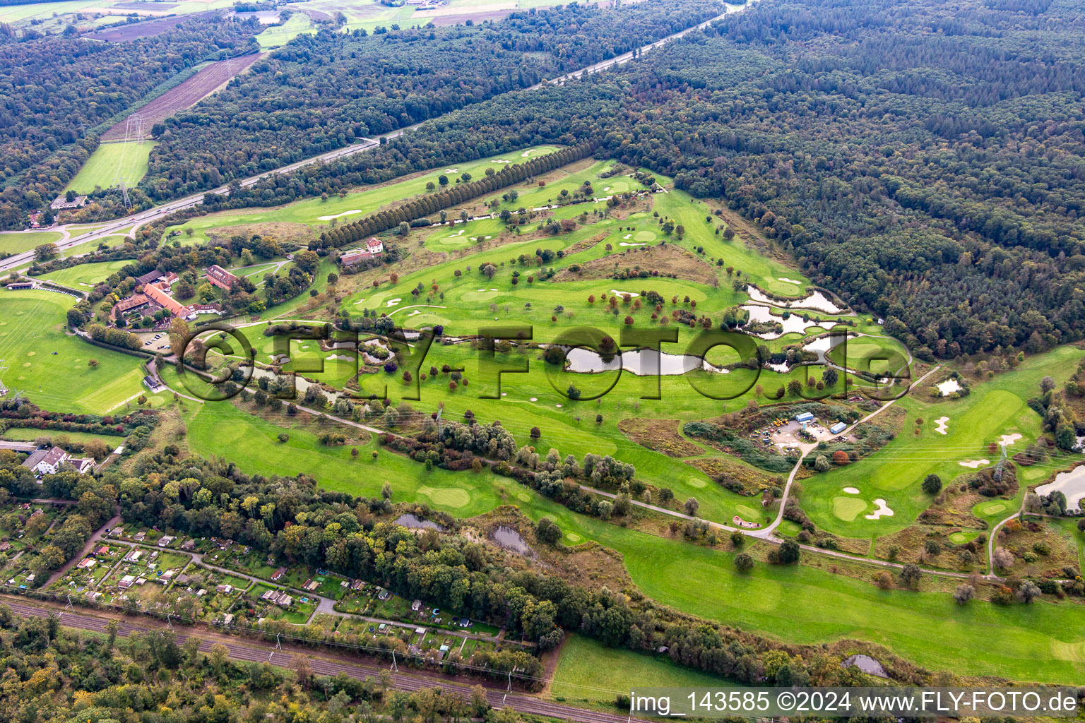 Schrägluftbild von Golfplatz Hofgut Scheibenhardt AG im Ortsteil Beiertheim-Bulach in Karlsruhe im Bundesland Baden-Württemberg, Deutschland