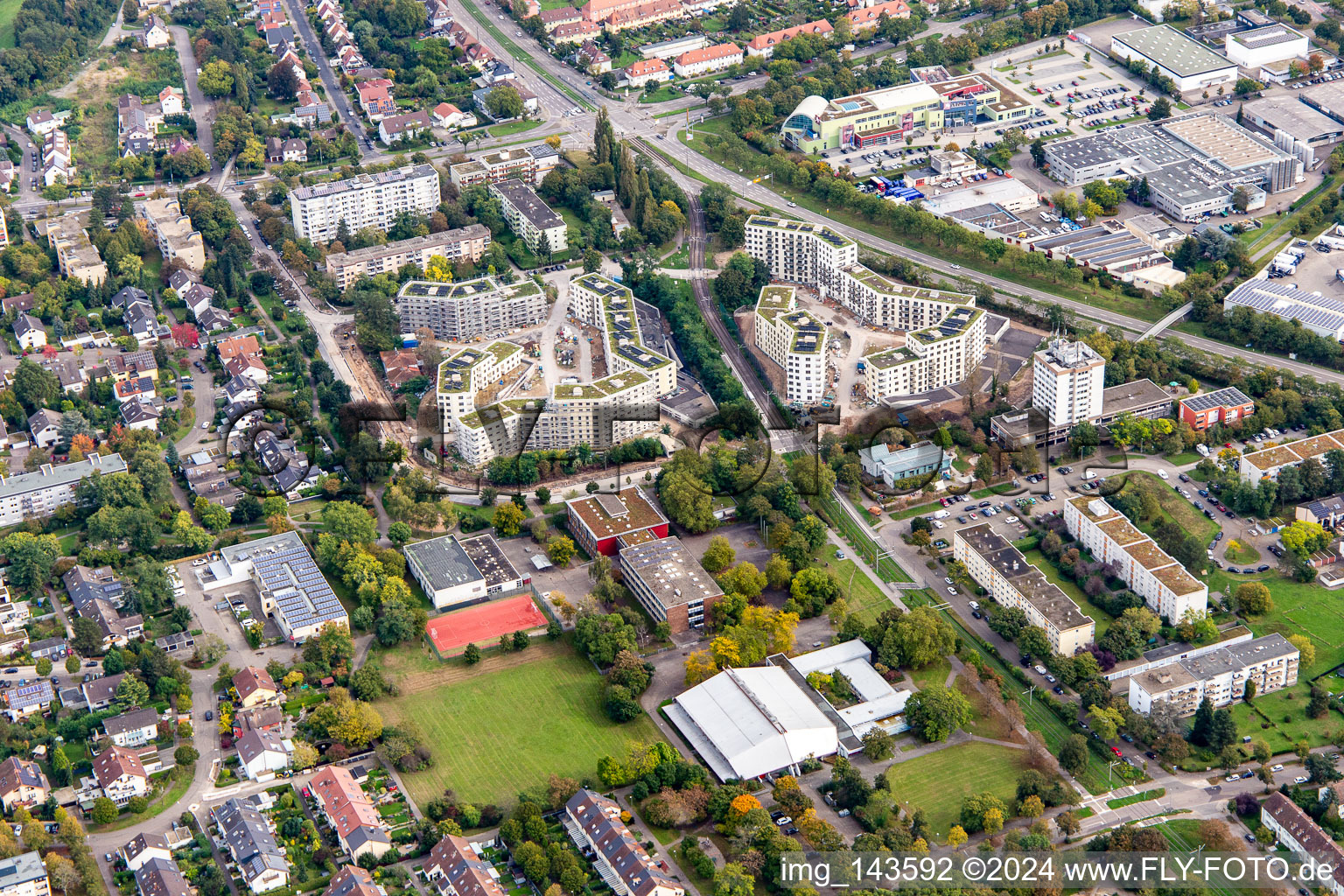 Großbaustelle für Neubauten an der August-Dosenbach-Straße und Nilpferdweg im Ortsteil Daxlanden in Karlsruhe im Bundesland Baden-Württemberg, Deutschland