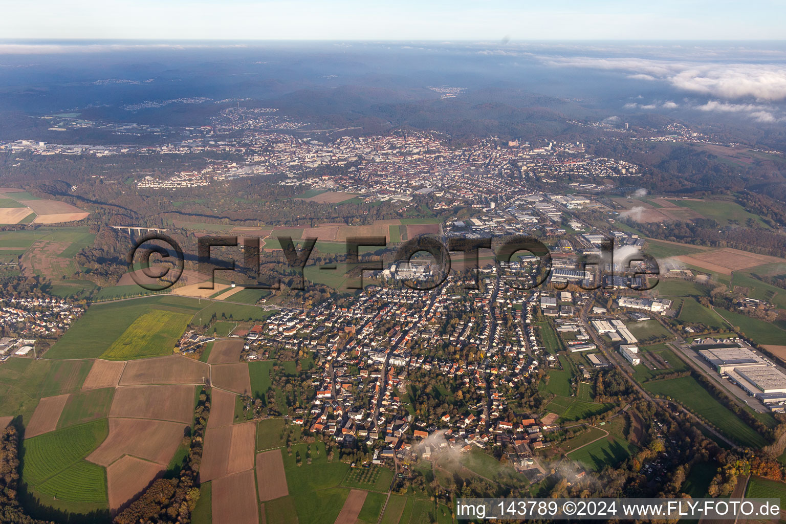 Blick bis Pirmasens im Ortsteil Winzeln im Bundesland Rheinland-Pfalz, Deutschland