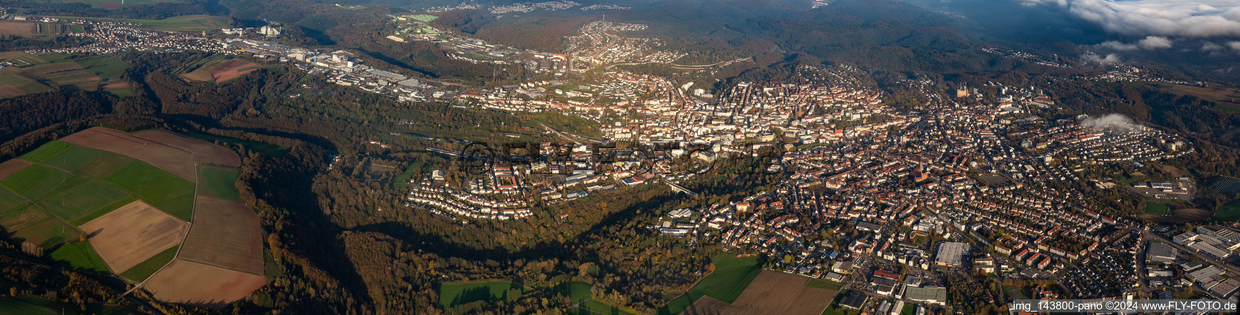 Stadtübersicht aus Westen im Ortsteil Winzeln in Pirmasens im Bundesland Rheinland-Pfalz, Deutschland