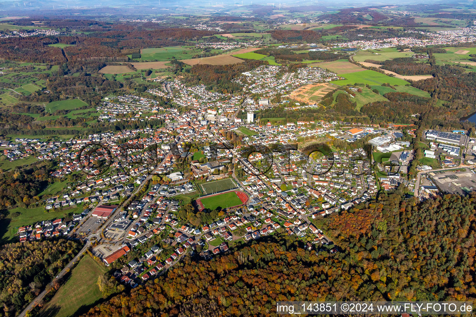 Ortschaft von Süden im Ortsteil Eichelscheiderhof in Waldmohr im Bundesland Rheinland-Pfalz, Deutschland