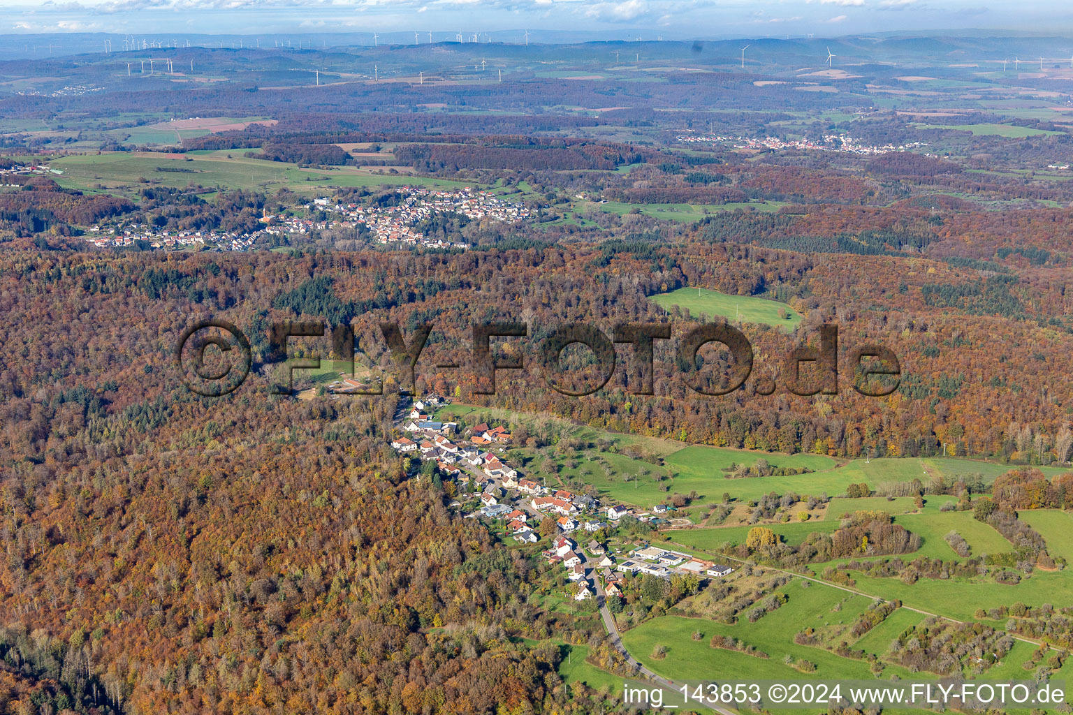 Ortschaft von Süden in Dunzweiler im Bundesland Rheinland-Pfalz, Deutschland