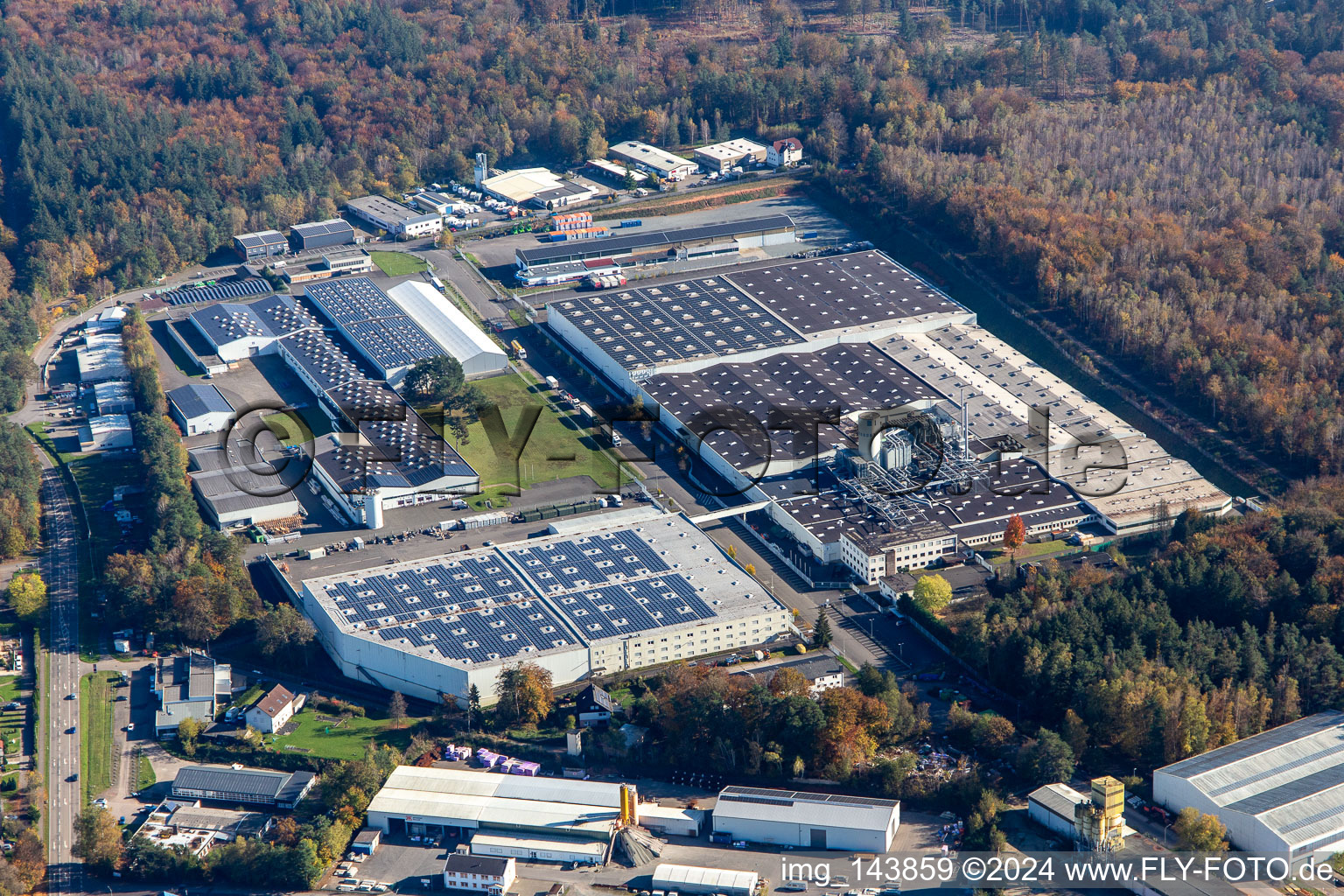 Industriegebiet Ost mit Wasem Logistik GmbH,  HKL Center Homburg und Drum GmbH & Co. KG im Ortsteil Eichelscheiderhof in Waldmohr im Bundesland Rheinland-Pfalz, Deutschland