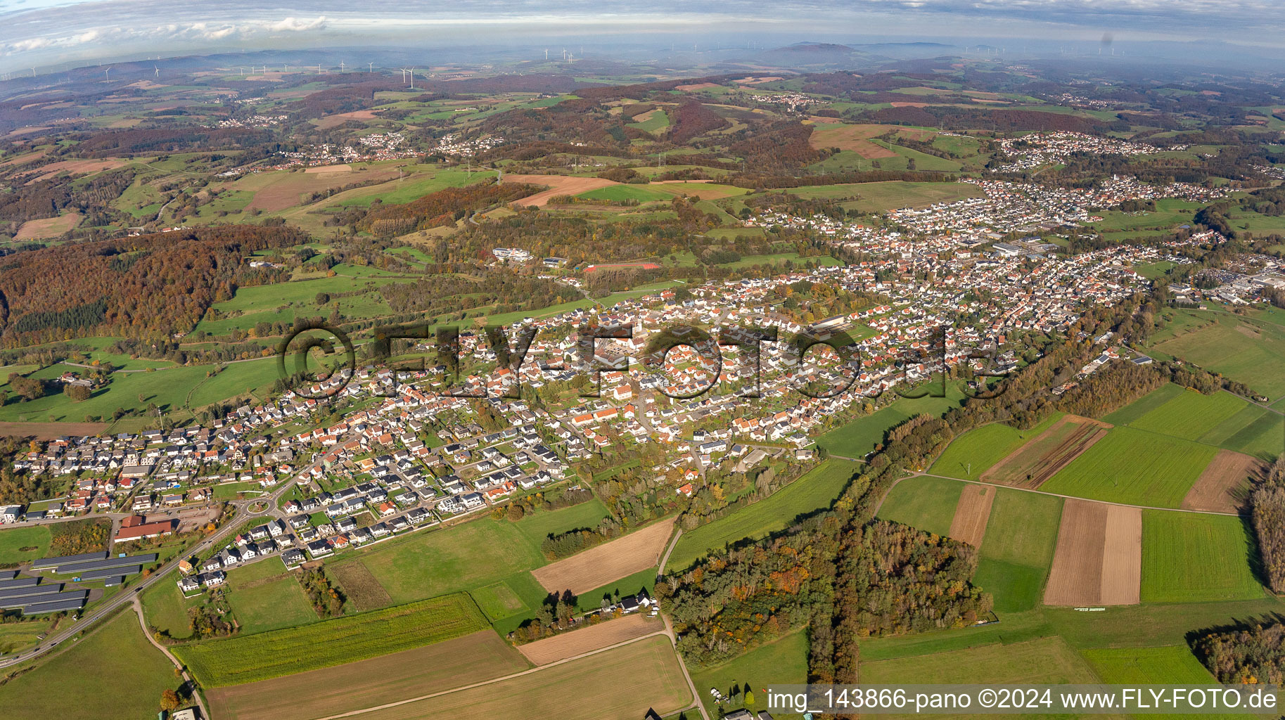 Gesamtansicht von Südwesten im Ortsteil Kübelberg in Schönenberg-Kübelberg im Bundesland Rheinland-Pfalz, Deutschland