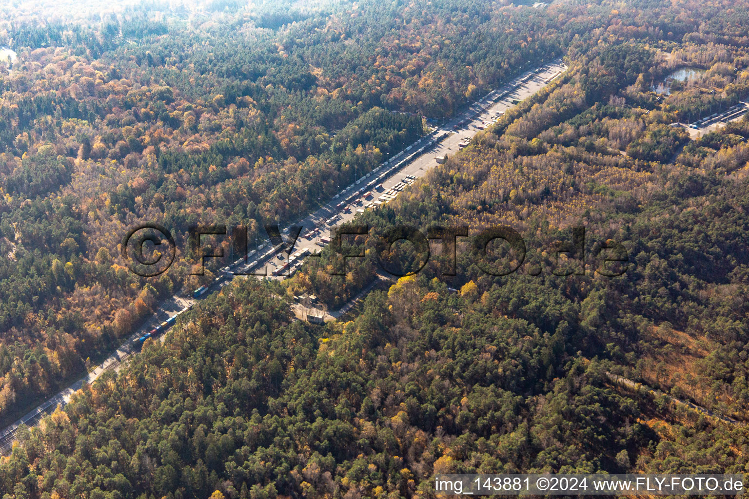 Bahnverladerampen für das US Militärdepot Miesau CDC und Ammunition Depot Europe - Miesau im Ortsteil Vogelbach in Bruchmühlbach-Miesau im Bundesland Rheinland-Pfalz, Deutschland